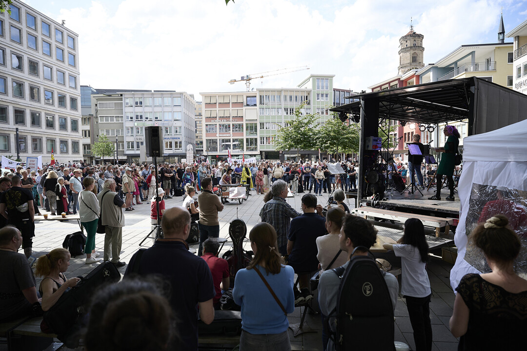 Impression von der Kundgebung auf dem Stuttgarter Marktplatz.